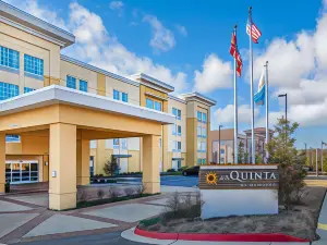 La Quinta Inn & Suites by Wyndham Little Rock - West