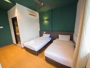 Room V Jalan Jenang