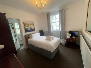 Central Hotel
