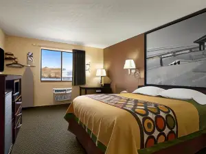 Super 8 by Wyndham Cedar Rapids