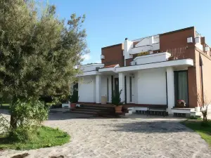 Axia Terme B&B, 4 Min Dal Centro Storico - Park Privato