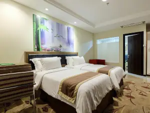 Travellers Hotel Phinisi