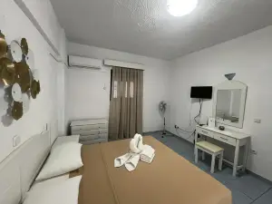 Marinas Studios
