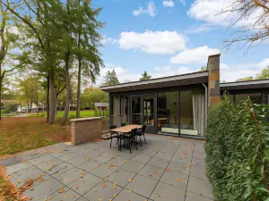Cosy Holiday Home in Soesterberg with Hot Tub