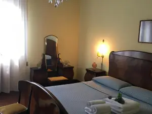Alla Rotonda Dai Santi