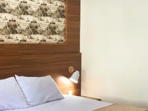 As Waru Hotel