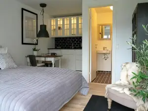 Dragondrum Bed & Kitchen