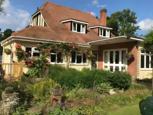 Kingswood Cottage