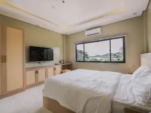 Tropicasa Coron Resort and Hotel