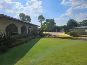 Zacks Country Stay Self-Catering