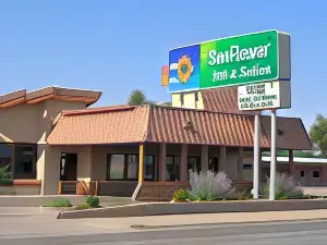 Sunflower Inn & Suites - Garden City