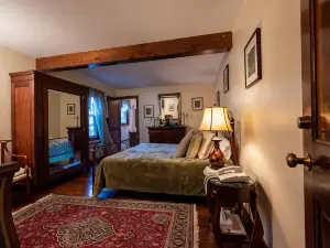 La Perla Restaurant & Country Inn