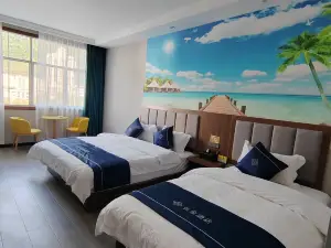 Gold Hotel
