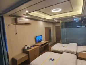 Derong Hotel