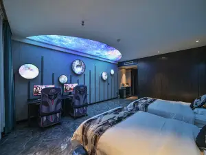 Jingbian County Huashan Grand Hotel