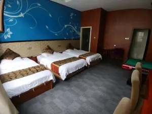 Milan Fashion Hotel, Zichuan