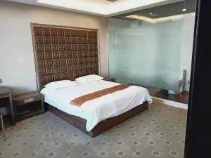 Luanchuan Food Xianghuayuan Hotel