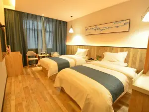 Extended Lemon Hotel