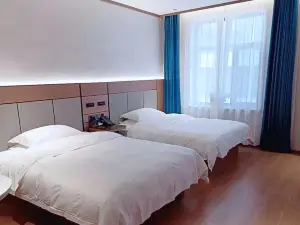 Yuexiang Hotel (Horqin Left Middle Banner Gadamelin Square)