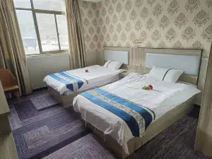 Suoxian Rongbu Business Hotel