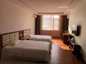 Lighthouse Victoria Inn