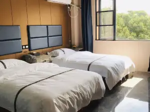 Ezhou Zhongcheng Business Hotel (Liangzihu District Taihe Town)