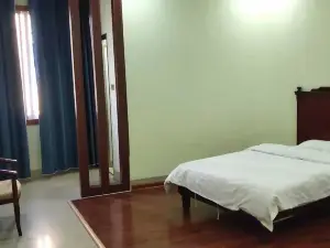 Huaxia Hotel