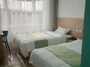 Jianping Baotong Business Hotel