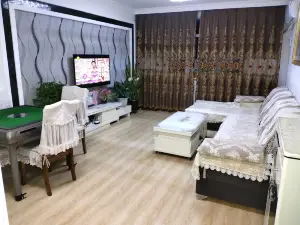 Benxi Huamu Hefu Warm Apartment