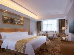 Dongming Qixin Hotel