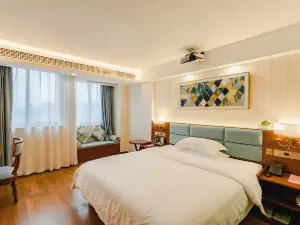 雲孚裏酒店（安岳中央時代廣場店）