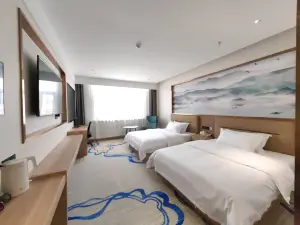 Shenzhou Business Hotel (Moli Dawakalebao Children's Paradise Shop)
