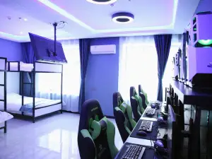 Astronaut E-sports Hotel