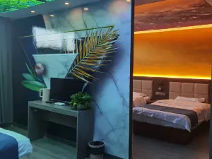 Huangqi Amulun Business Hotel