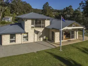Atlantis on Lake Conjola