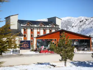 West Davraz Hotel