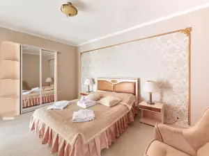 Grk Bristol Hotel