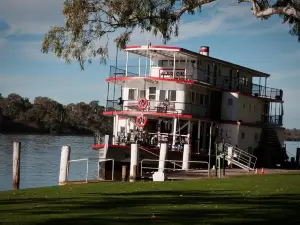 Riverview Rise Retreats