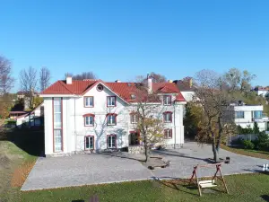 Akvamarin Plyazh Hotel