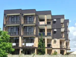 Nona's House and Aparts