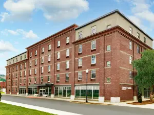 Courtyard Keene Downtown
