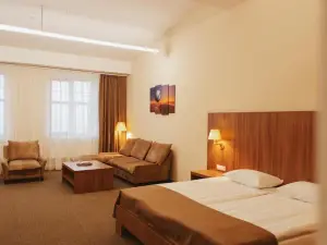 Maksima Park Hotel