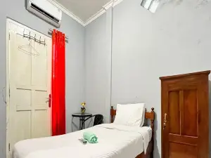 Q-Five Guest House YIA Kulon Progo Mitra RedDoorz