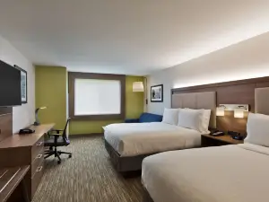 Holiday Inn Express & Suites Portland Airport