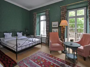Herrenhaus Von Löw