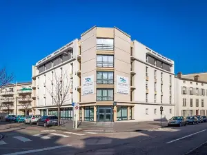 南錫內美阿家庭套房公寓