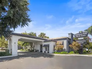 University Park Inn & Suites