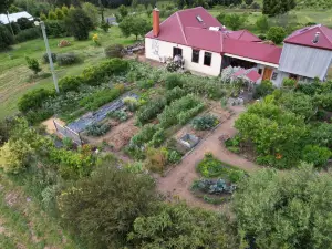 Cherry Top Farmstay - Boutique Eco Village