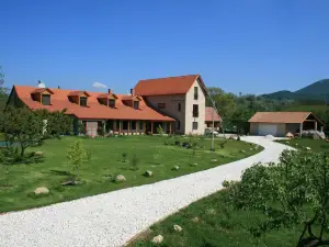 Malomdulo Farmhaz