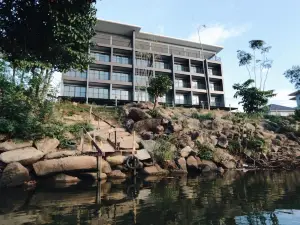 โรงแรมริเวอร์ราวรรณ